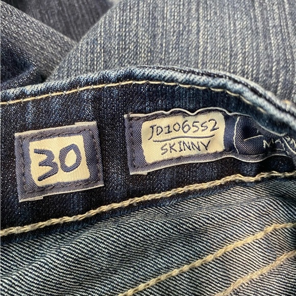 Miss Me - Embellished Mid Rise Skinny - Size 30 - Picture 9 of 12